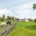 Дом отдыха In With Views *